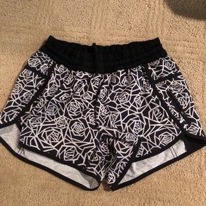 Lululemon tracker shorts